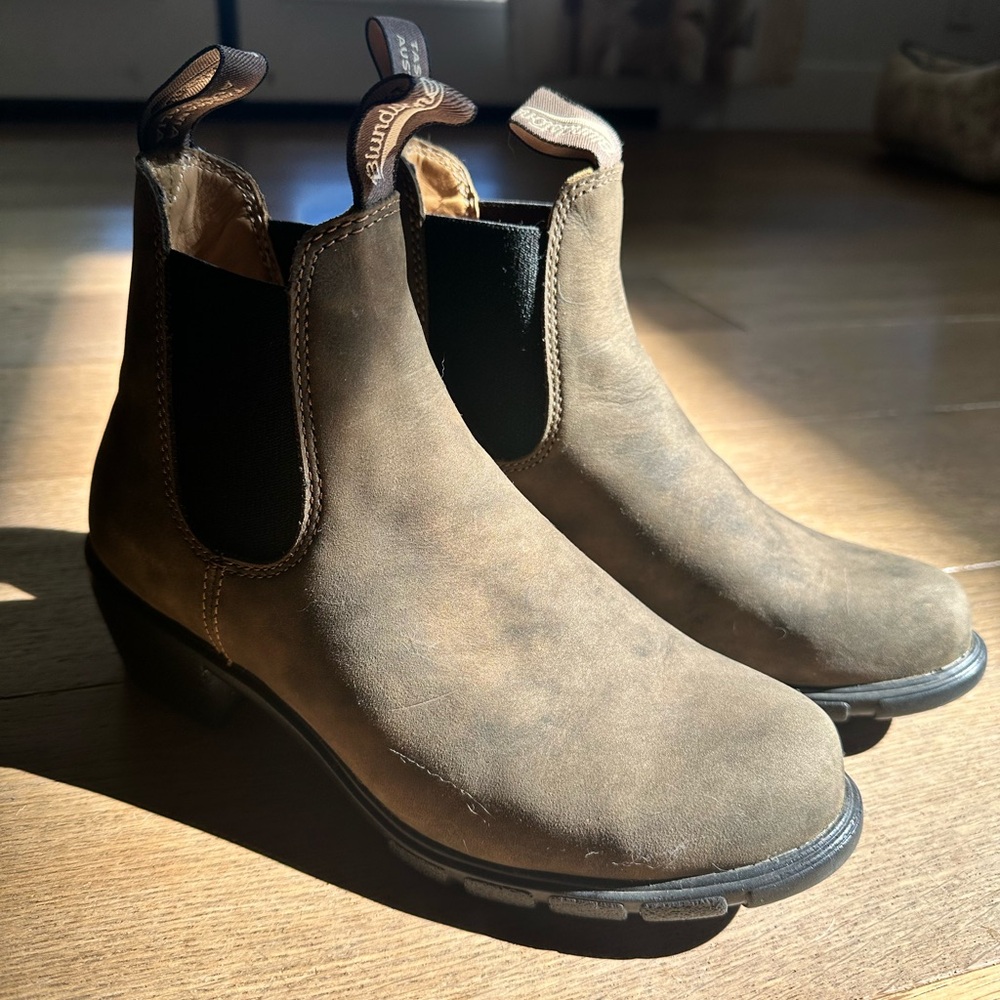 Blundstone Women's Classic Brown Ankle Booties